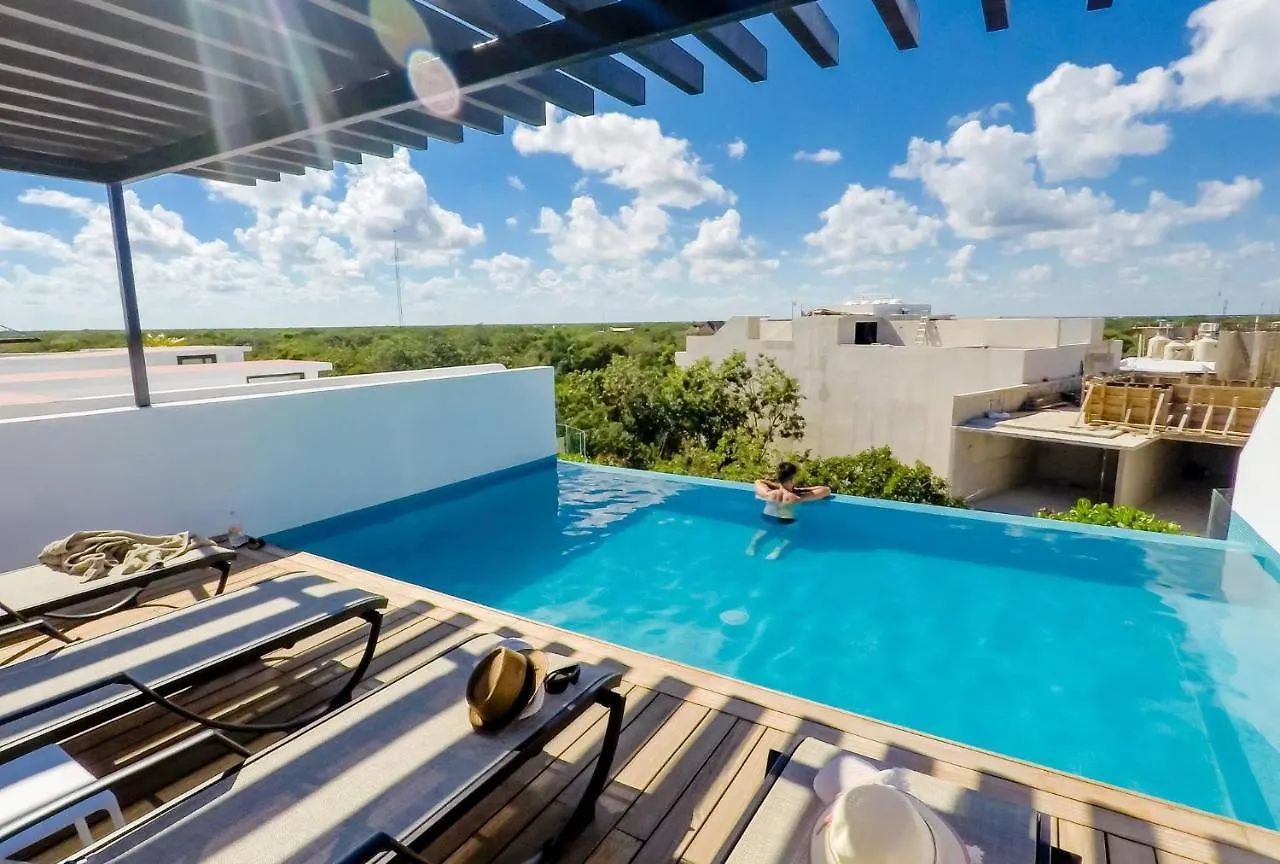 Beautiful Penthouse For 2 With Private Patio, 2 Bikes Included And Pool! Villa Tulum